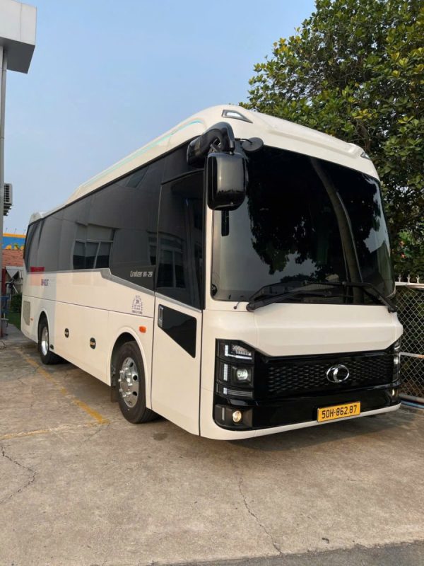 Xe Khách Thaco Cruizer 81S (2)